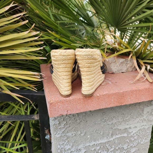 CHRISTIAN LOUBOUTIN wedge espadrilles with bow accent - Picture 5 of 11